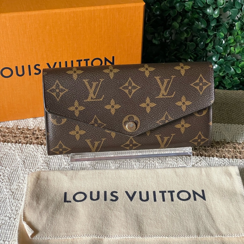 Louis Vuitton Monogram Sarah Wallet with Rose Ballerine Interior